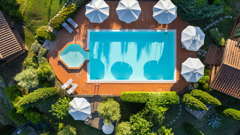 Calanchi Apartments: all'aperto, Piscina